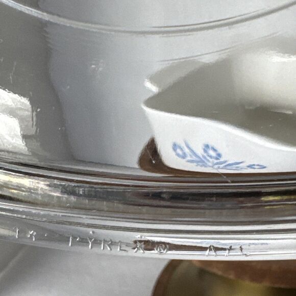 Vintage Corning Ware Blue Cornflower Casserole A-1 1/2-B 1.5 Qt. with Pyrex Lid - Picture 10 of 10